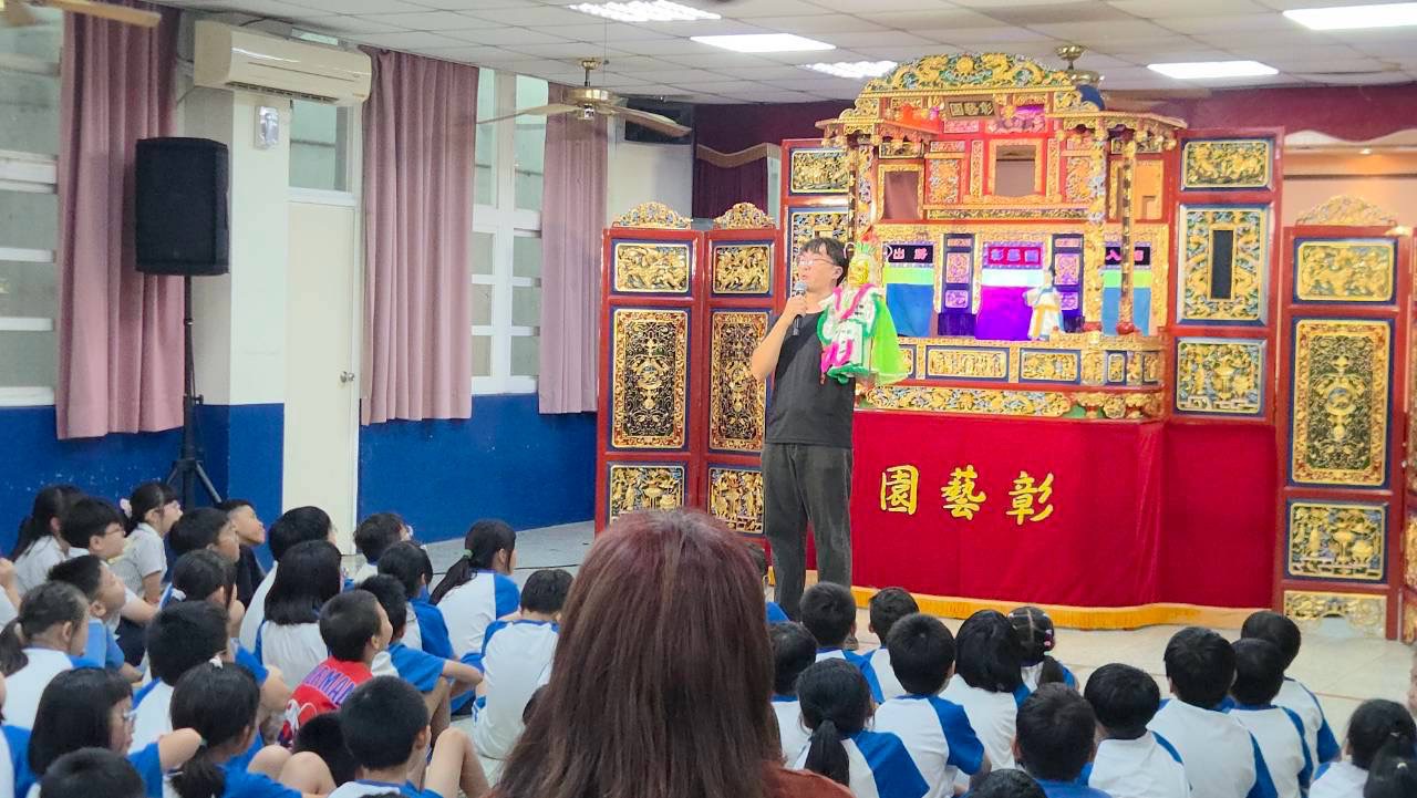 SQ10205 2布袋戲走進國聖國小