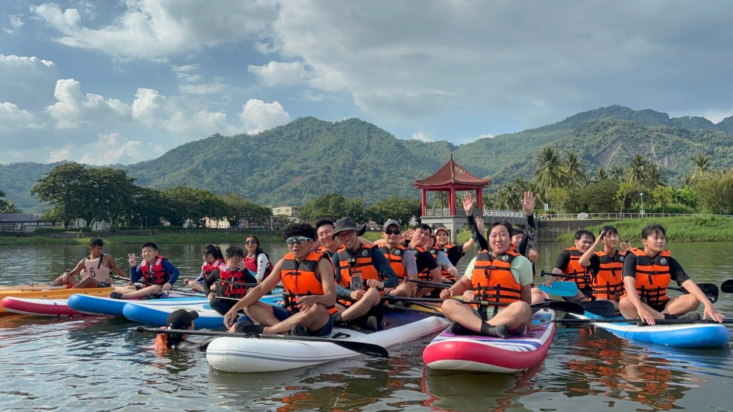 運動部全民運動署計畫挹注!樹德科大美濃湖推SUP體驗 四天八場吸引500人次參與
