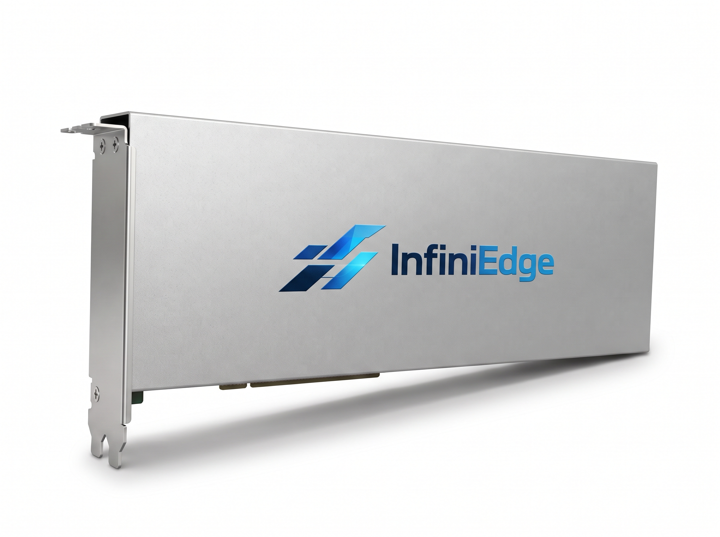 APEX 加速卡: 專為高密度伺服器設計的 INFINEDGE APEX 旗艦加速卡,能在有限的空間內提供卓越的運算密度與穩定性,協助企業從容應對最龐大的 AI 模型與數據處理挑戰。圖/丹立電子提供