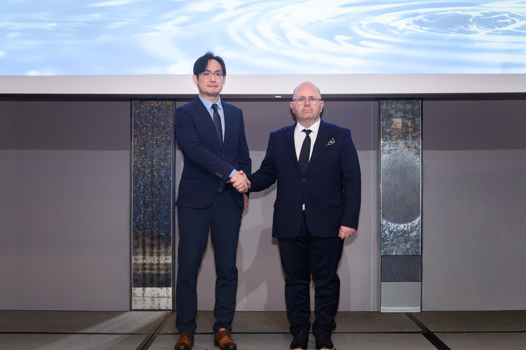 綠茵生技與挪威 Seagarden 原廠代表合影，聚焦「挪威 鱈魚精巢萃取物（含PDRN）」台灣獨家代理合作與海洋生技原料應用。圖/綠茵生技提供
