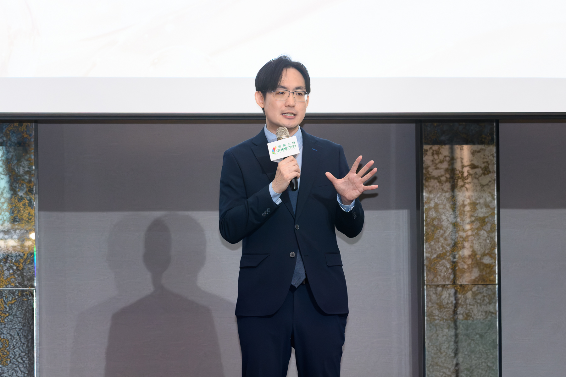 綠茵生技總經理暨執行長徐榜奎博士博士分享國際原料合作策略，以自主研發為基礎，持續串聯海外原料技術與台灣品牌開發需求。圖/綠茵生技提供