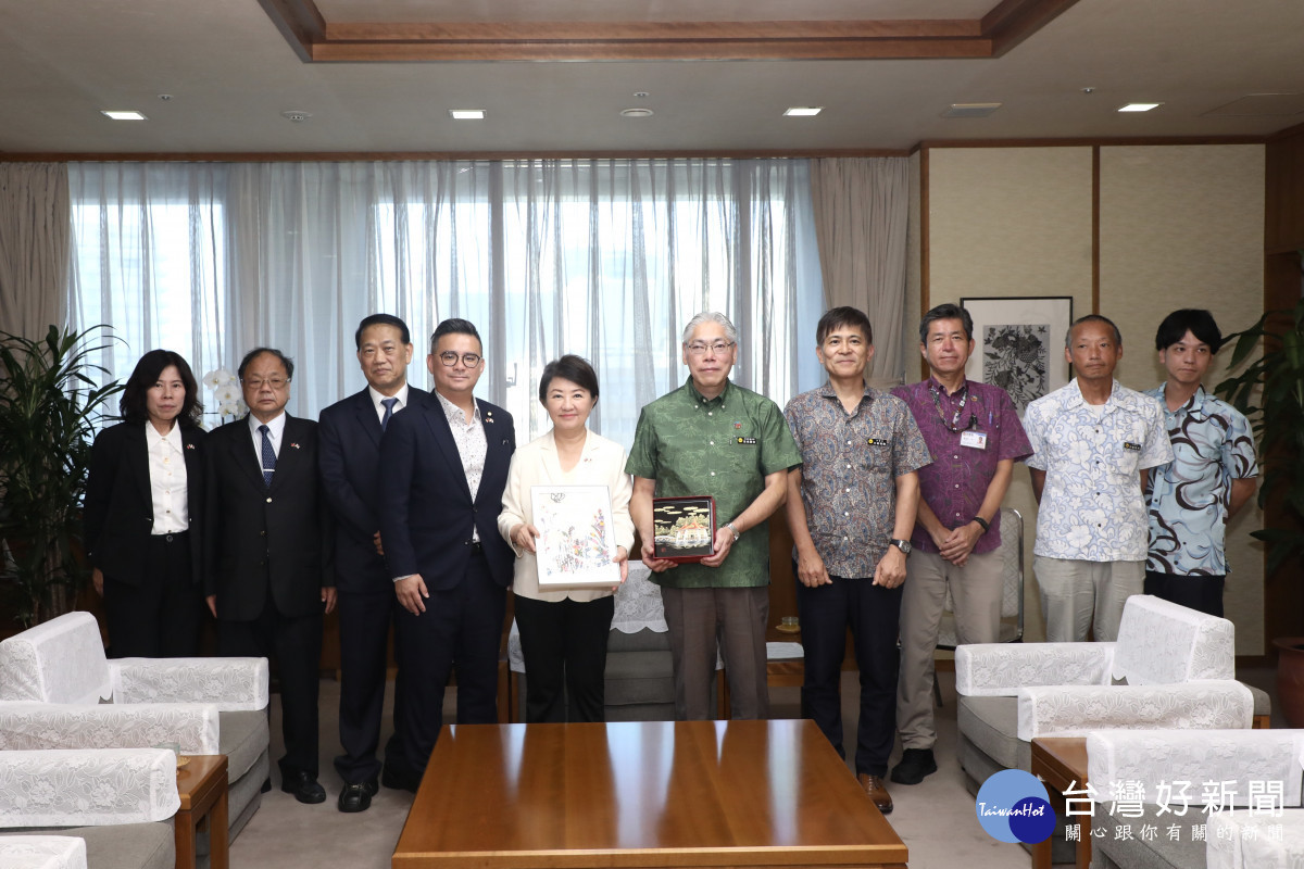 台中市府與沖繩縣府團隊合影