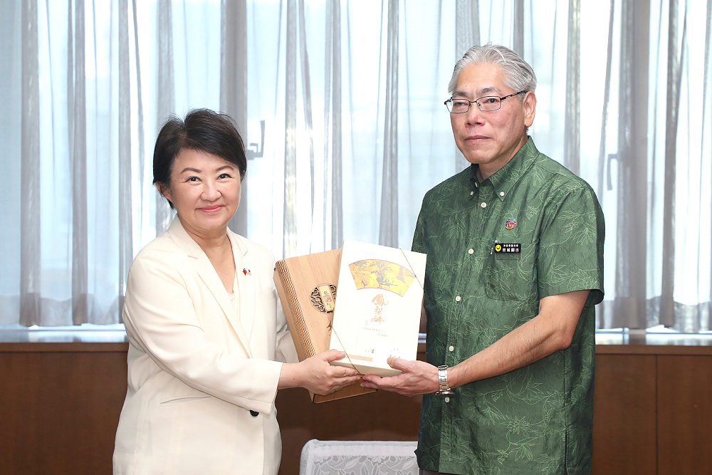 會晤沖繩縣副知事宮城嗣吉 盧秀燕喊話:為印太和平繁榮獻心力 256 會晤沖繩縣副知事宮城嗣吉 盧秀燕喊話:為印太和平繁榮獻心力 255