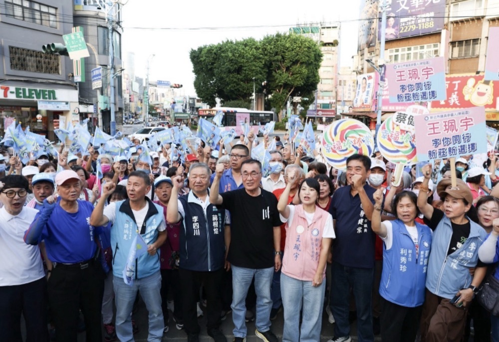 李四川走訪中美美秀市場 加速新泰塭仔圳重劃、提升新莊捷運量能 249 248261021a04