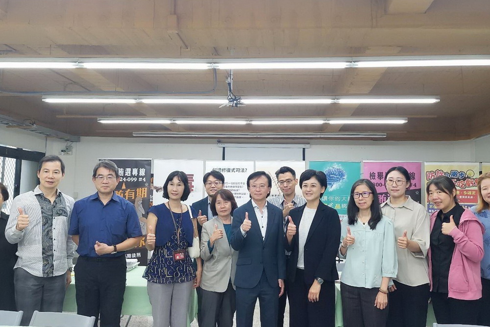 從古蹟維護到鐵窗畫家創業 士檢展現柔性司法的力量 224 從古蹟維護到鐵窗畫家創業 士檢展現柔性司法的力量 223