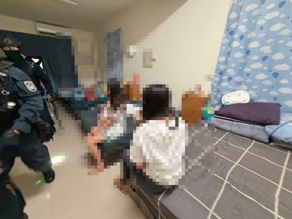 美容館涉藏春色 逃往頂樓仍被逮警查獲3泰籍女 242 cnews204261022a19