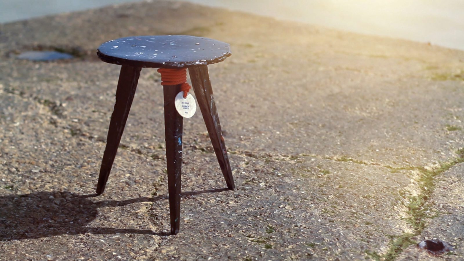 兩人的設計原點正是〈Sea Chair〉，Studio Swine也在這個計劃中誕生 Photography by Juriaan Booij. (Studio Swine提供)