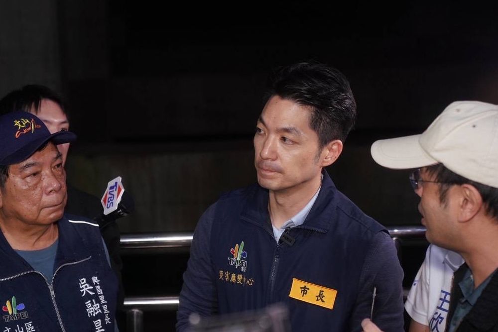 沈伯洋提股市颱風天開不開惹議 蔣萬安:市長一定以市民安全為優先 238 沈伯洋提股市颱風天開不開惹議 蔣萬安:市長一定以市民安全為優先 237