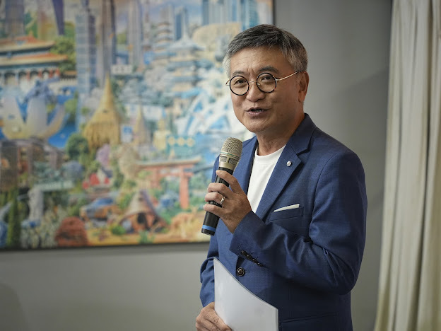 談光復節連假背後的意義 何啟聖藉抗戰史引導學生保有職場韌性 246 談光復節連假背後的意義 何啟聖藉抗戰史引導學生保有職場韌性 245