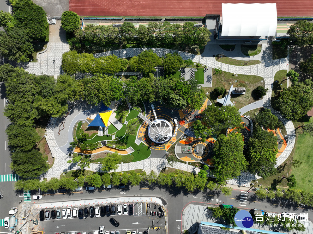 龍潭運動公園全景。