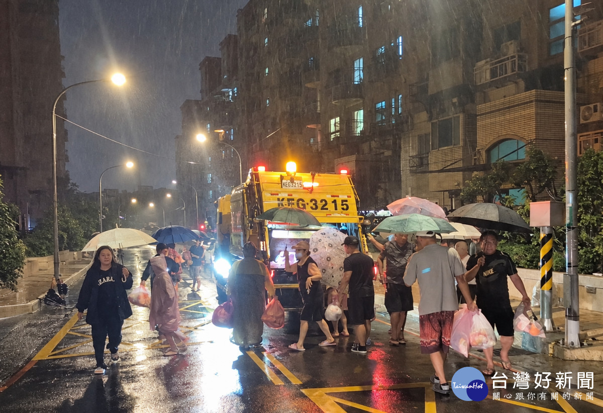 桃市環保局及環境管理處全面啟動應變機制,全力維護市容整潔與環境衛生。