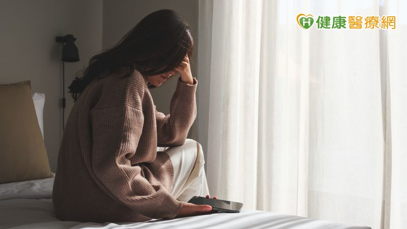 名人離世悲痛欲絕像失去至親?心理師解析「擬社會互動」 應對策略2面向