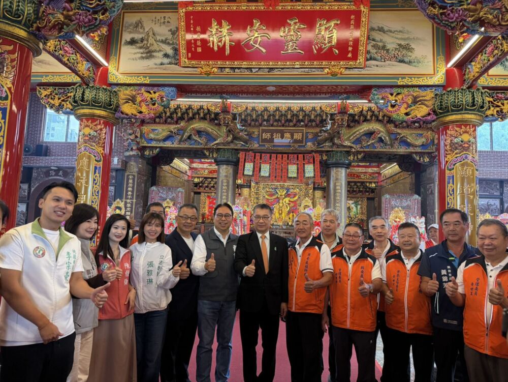 偕徐國勇揭總統贈匾　黃世杰提強化建設產業打造「世界桃園」 251