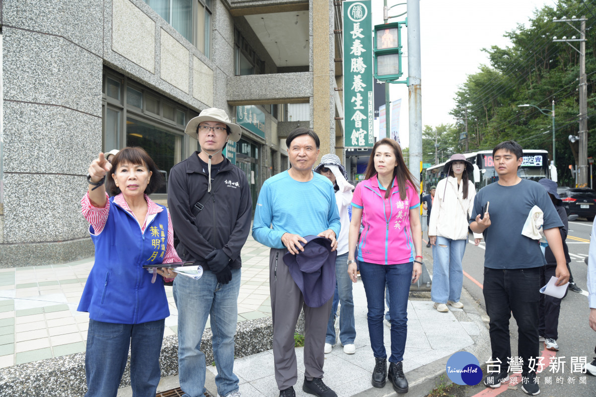捷運工程局長劉慶豐親自率領規劃團隊與市府相關單位,偕同市議員沿線步行踏勘「內壢宋屋楊梅線」內壢段路廊。