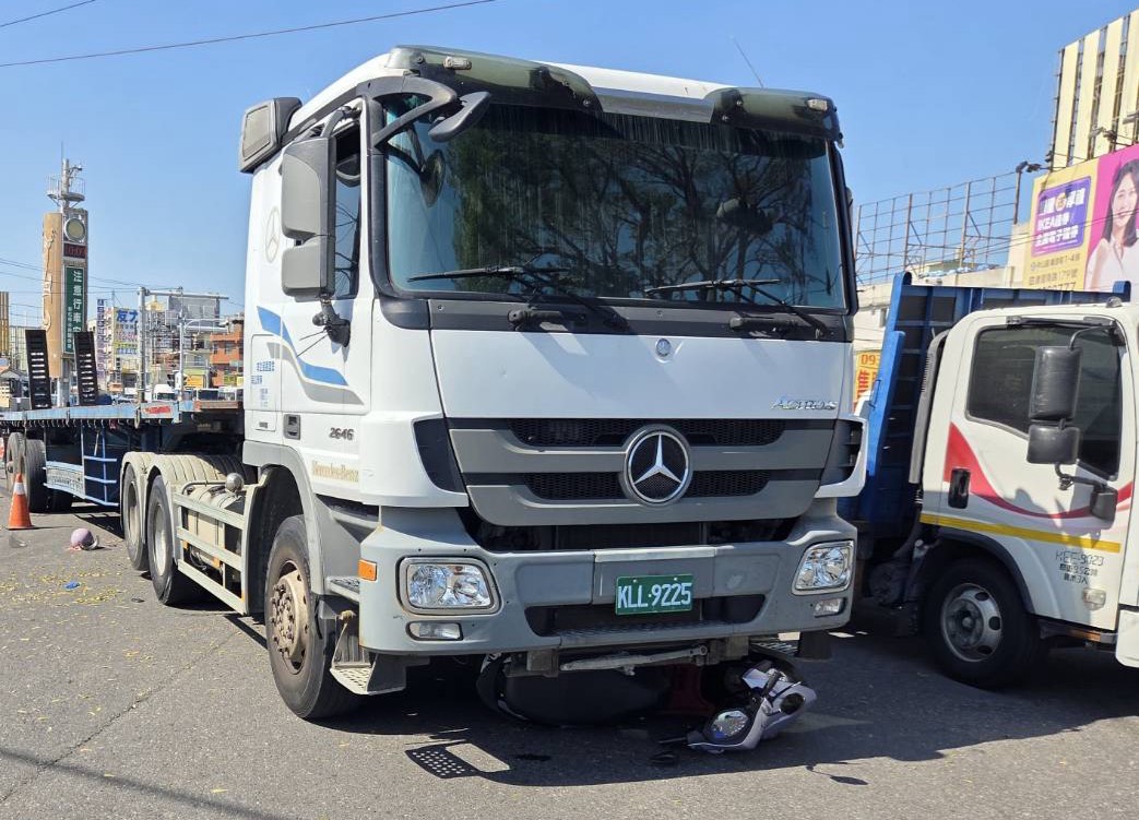SQ10271 6彰化夫妻遭聯結車撞擊