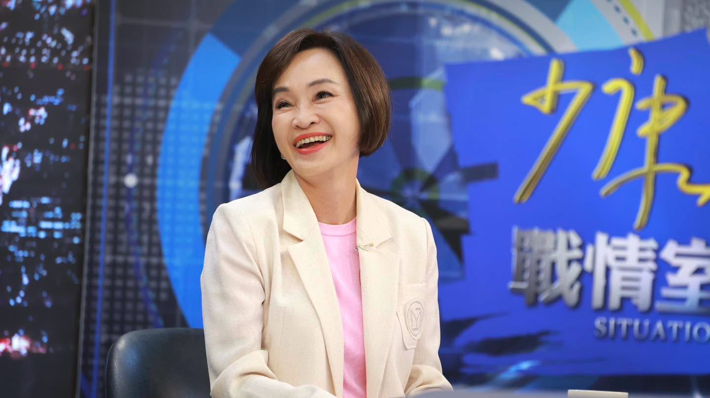 國民黨高雄市長候選人柯志恩昨（28）日晚間接受TVBS《少康戰情室》專訪，談及前高雄市長韓國瑜提出的「愛情摩天輪」構想，認為背後是結合觀光、婚紗及珠寶等產業的愛情產業鏈，並反問「真的很荒謬嗎？」相關發言也讓這項昔日備受爭議的政見再度引發討論。
