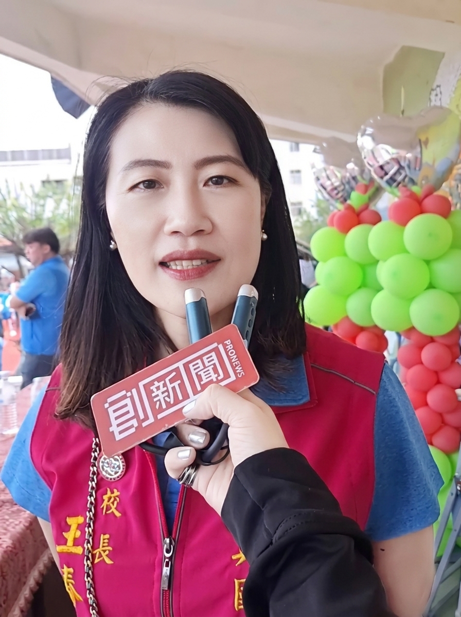 錦興國小王春綢校長受訪時表示 : 棒壘運動本是一家而今年女子壘球隊加入校園體育發展行列，讓孩子有更多接觸運動、培養興趣來育成學生多元的啟發。(影像由記者謝依璇拍攝)。