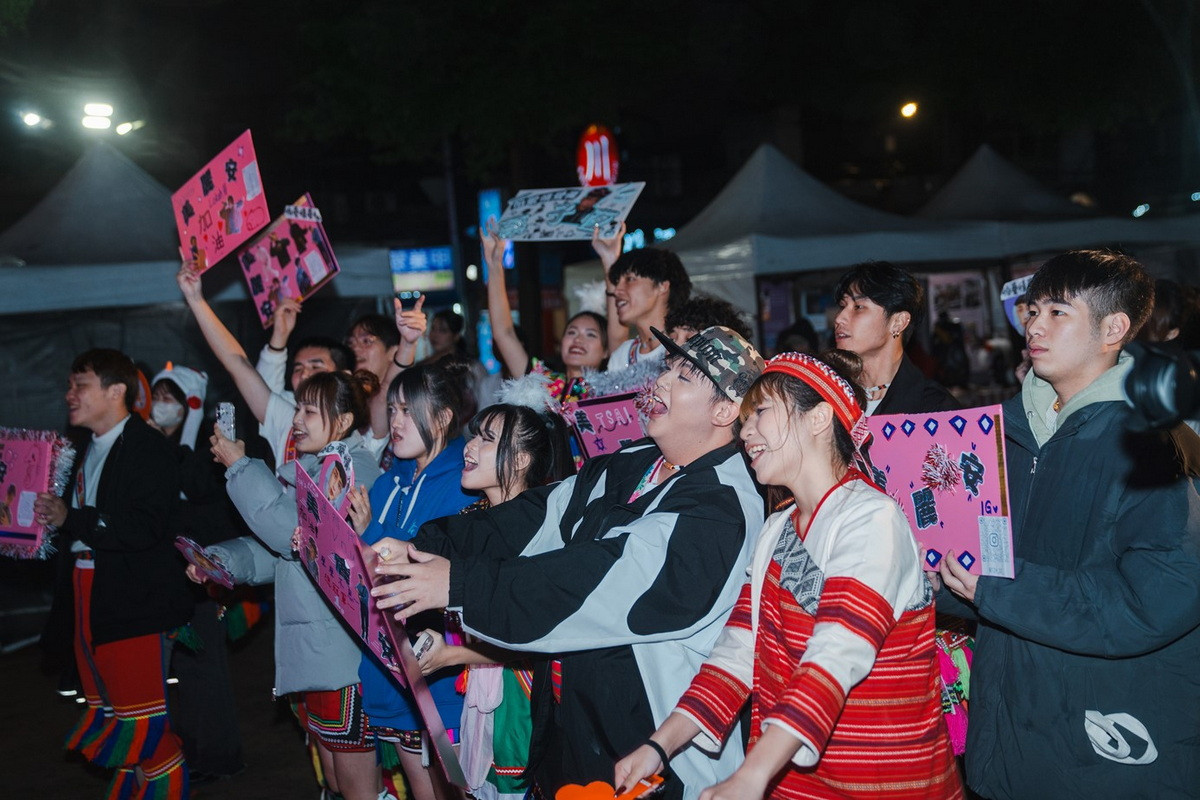 原住民族藝人透過音樂演出展現原民音樂的多元魅力，帶動現場歡樂氣。<br /><br /> 