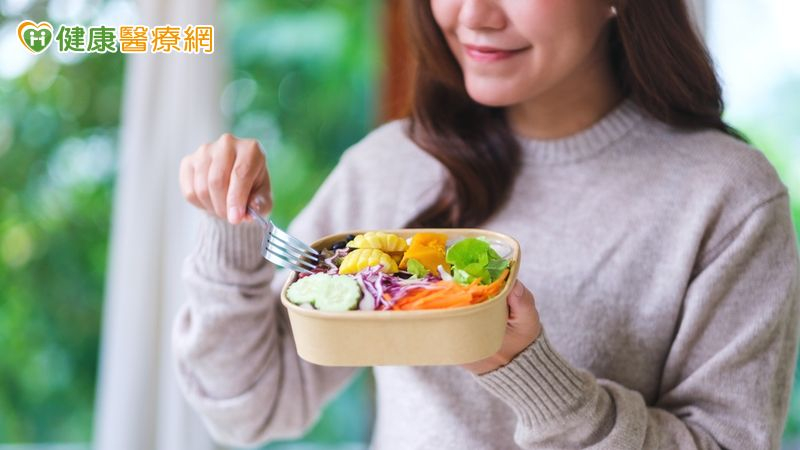 外食怎麼吃才不傷腎?營養師揭「5大原則」這些醬料、湯汁要少碰