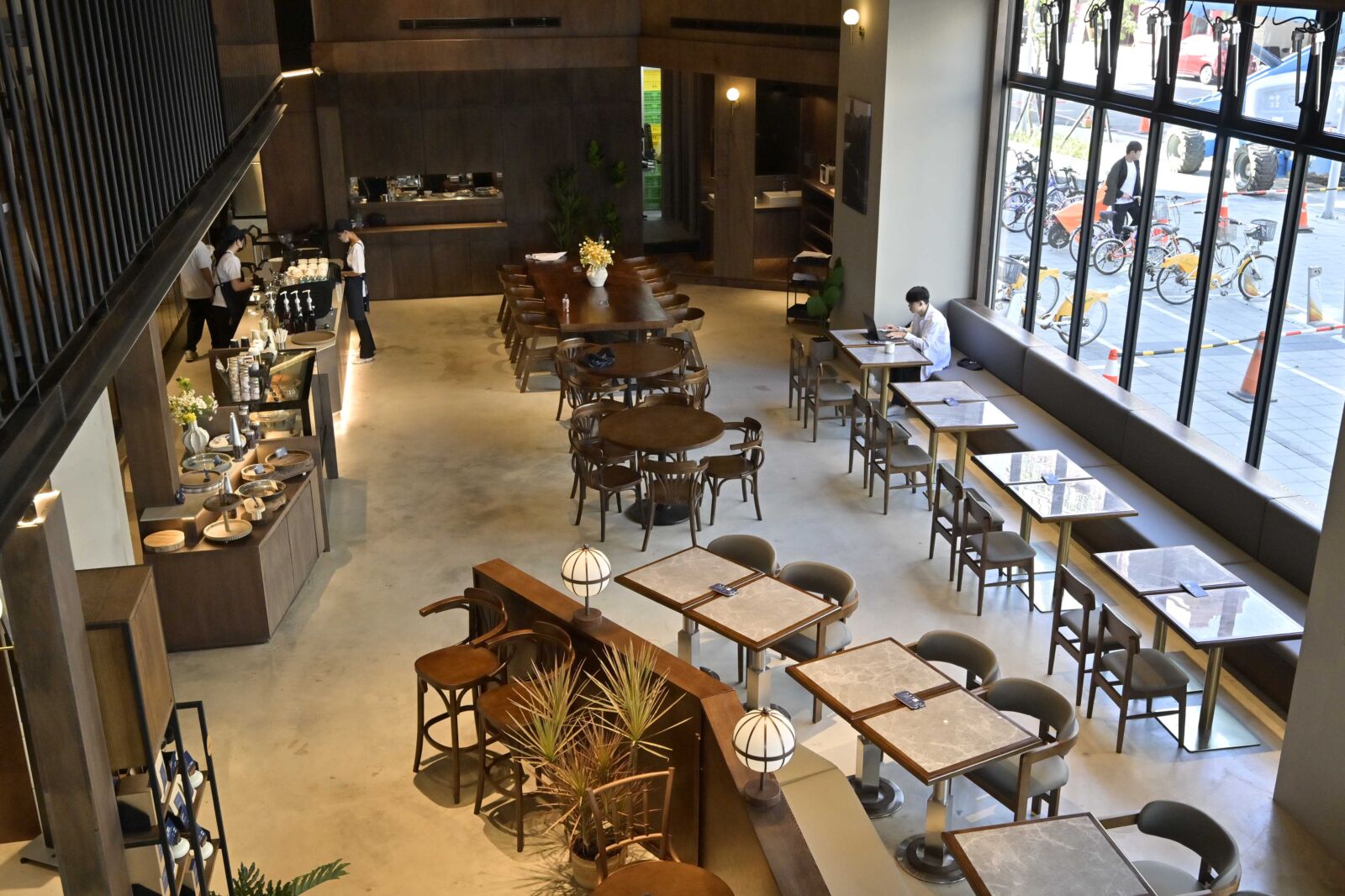 打造城市生活續航站 路易莎新品牌進駐捷運站推平價複合餐飲 84 打造城市生活續航站 路易莎新品牌進駐捷運站推平價複合餐飲 83