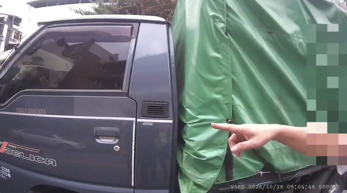 花蓮吉安9輛轎車遭殃!男子凌晨沿街折後照鏡 警方調監視器鎖定嫌犯